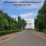 Oyo 70481 Akshaya Residency