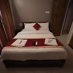 Shanthi Service Apartment