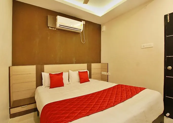 Oyo Flagship 11531 Sathya Lodge