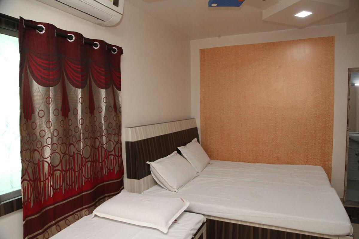 Laxmi Towers Hotel *
