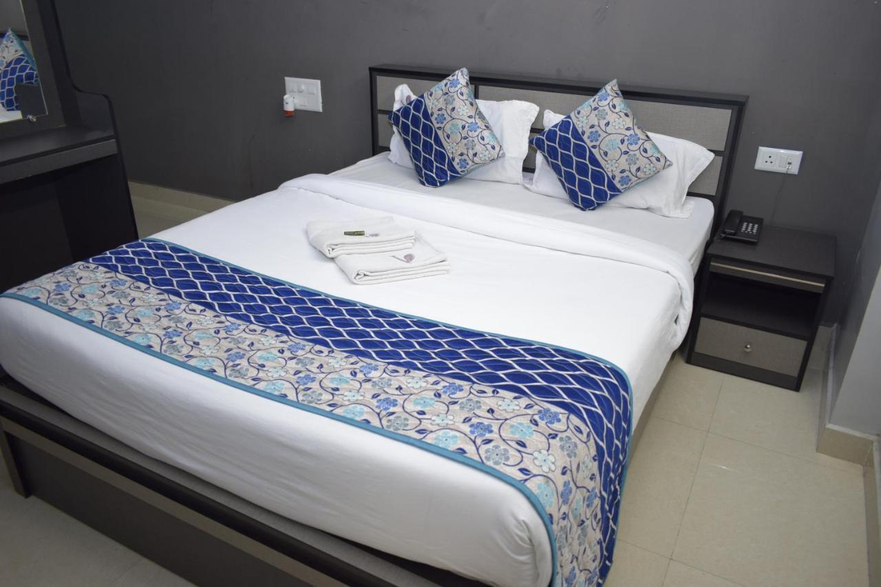 Viswa Residency By Azalea Hotel