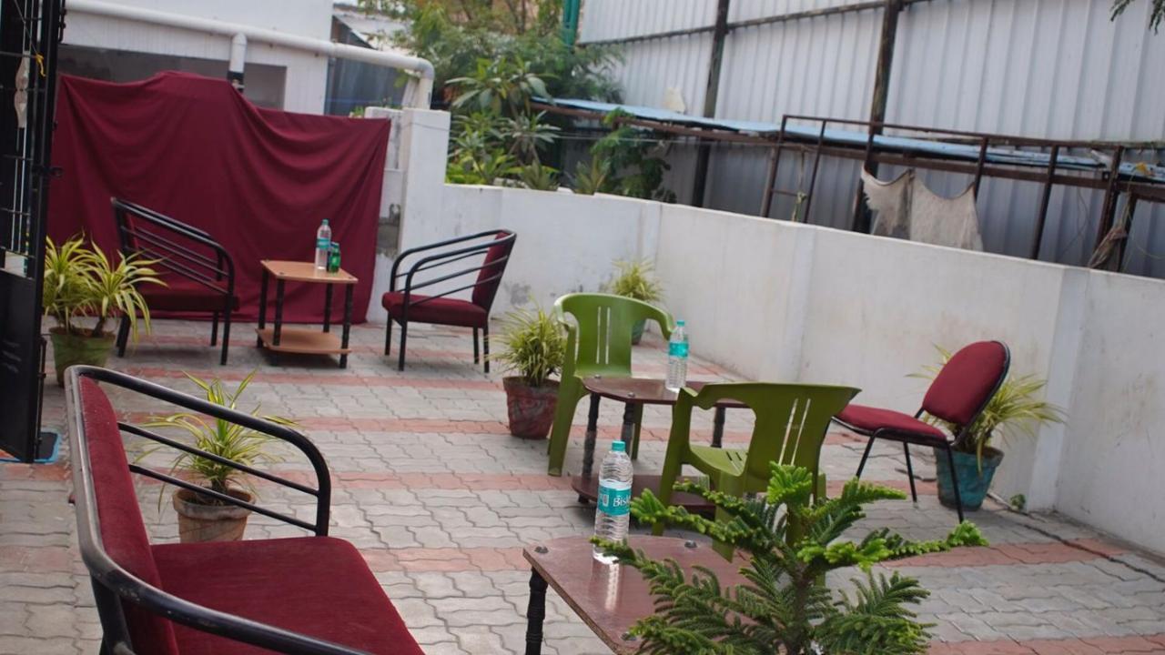 Mr Residency Inn *