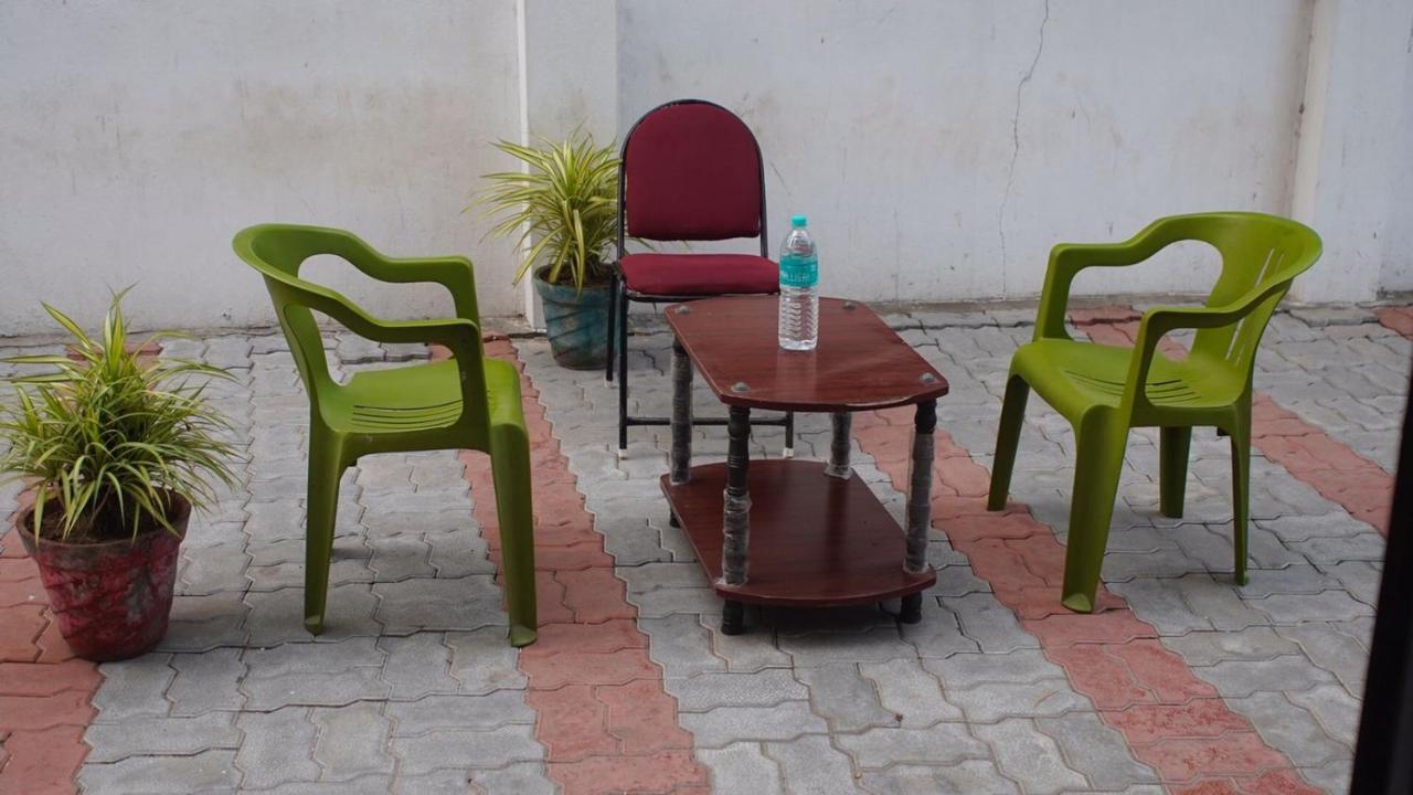 Inn Mr Residency