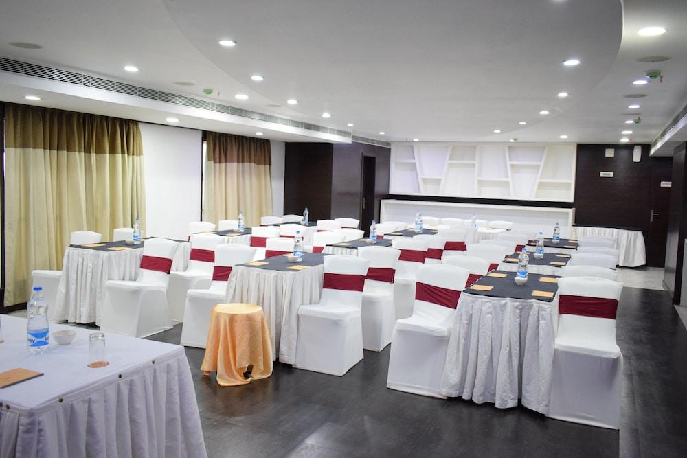 Astoria Hotel 3*