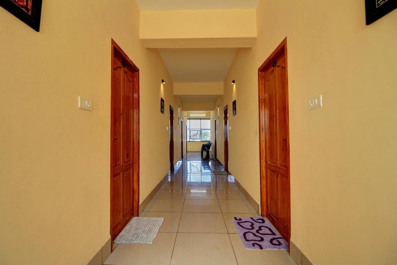 Oyo 19110 Annapoorna Residency Hotel 3*