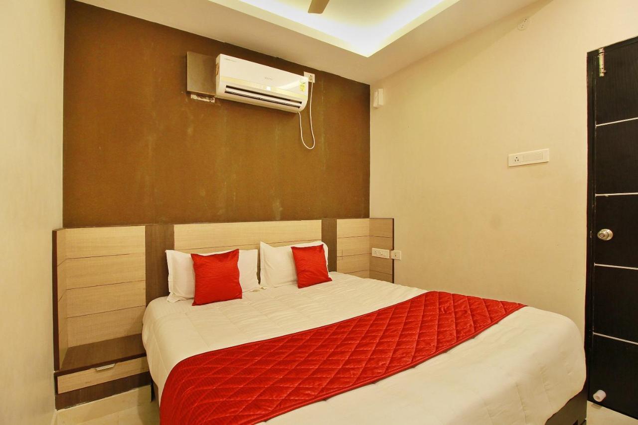 Oyo Flagship 11531 Sathya 3*