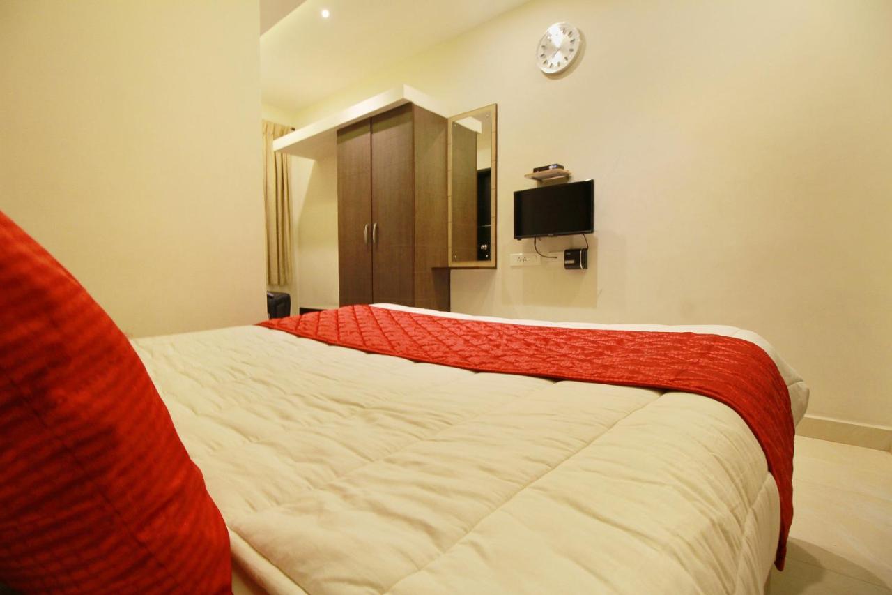 Oyo Flagship 11531 Sathya 3*