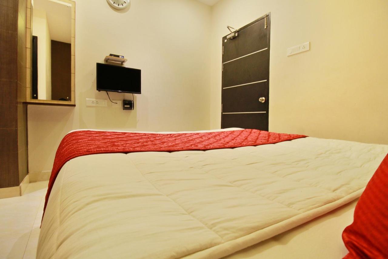 Oyo Flagship 11531 Sathya Madurai