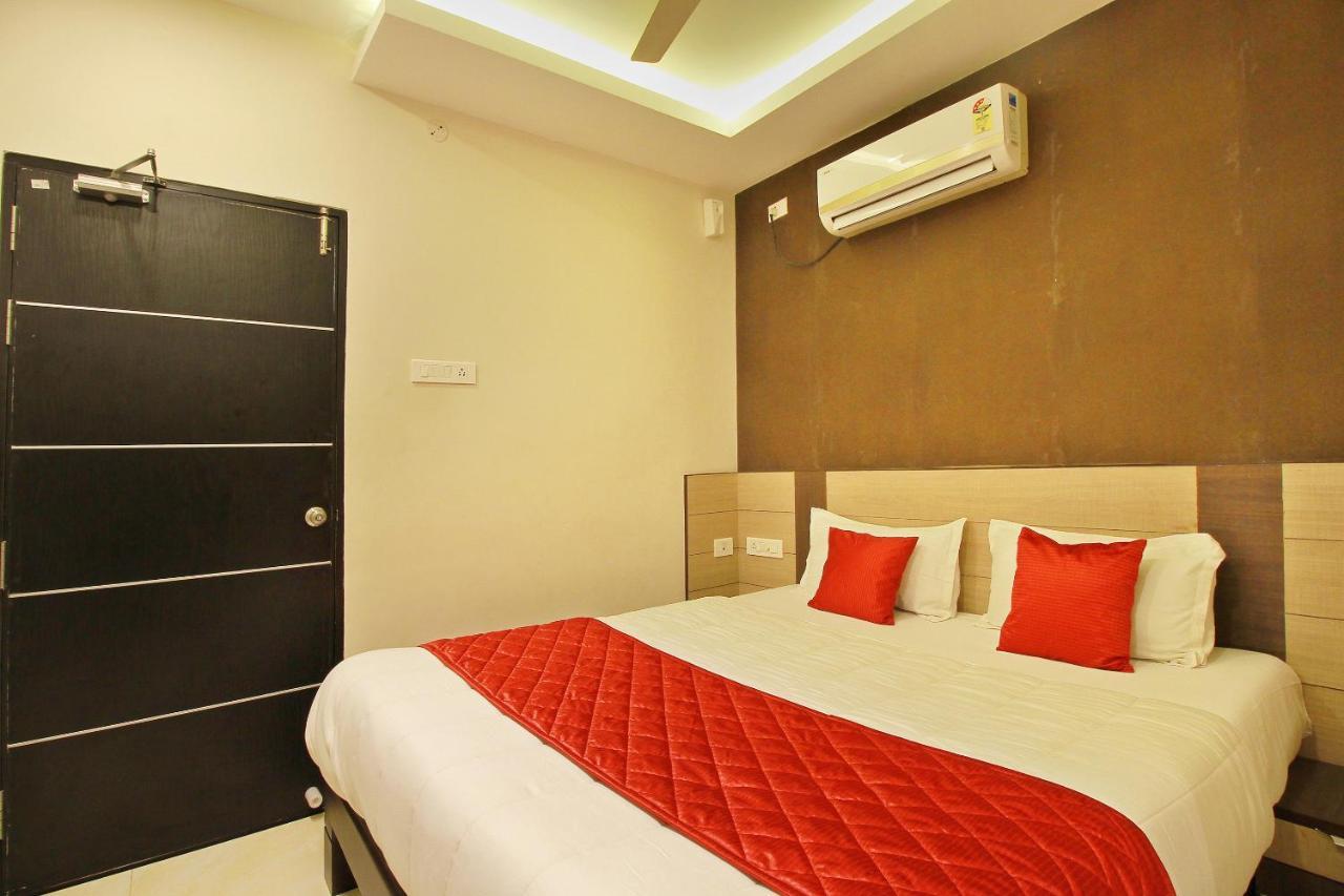 Oyo Flagship 11531 Sathya