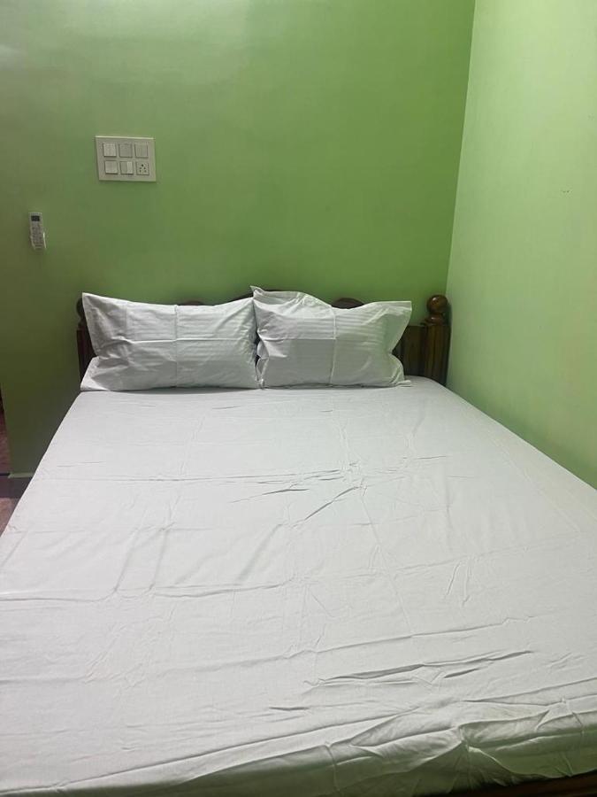 Apartment White Service 2bhk