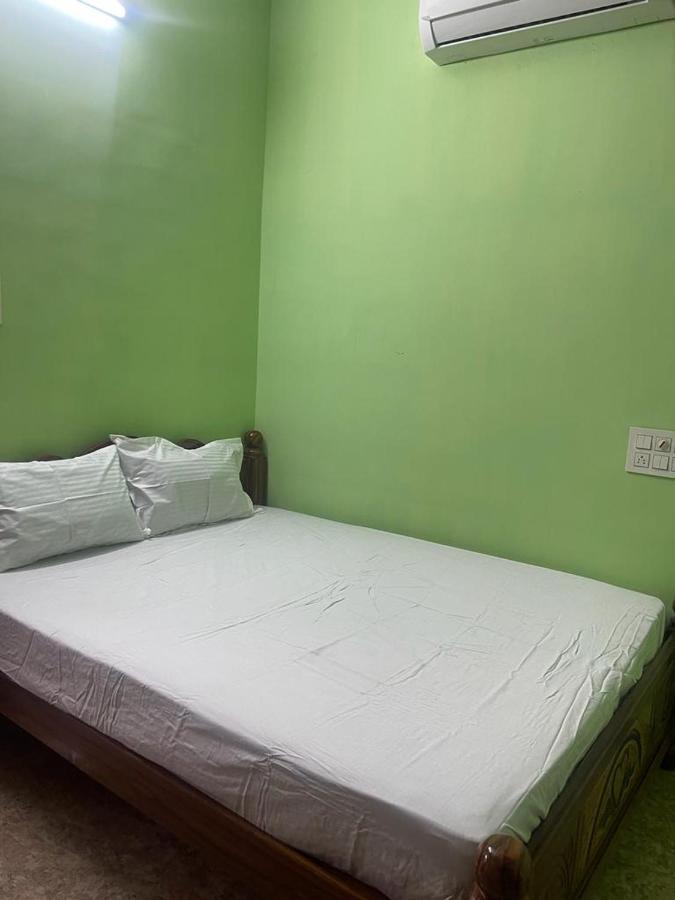 White Service 2bhk Apartment Madurai