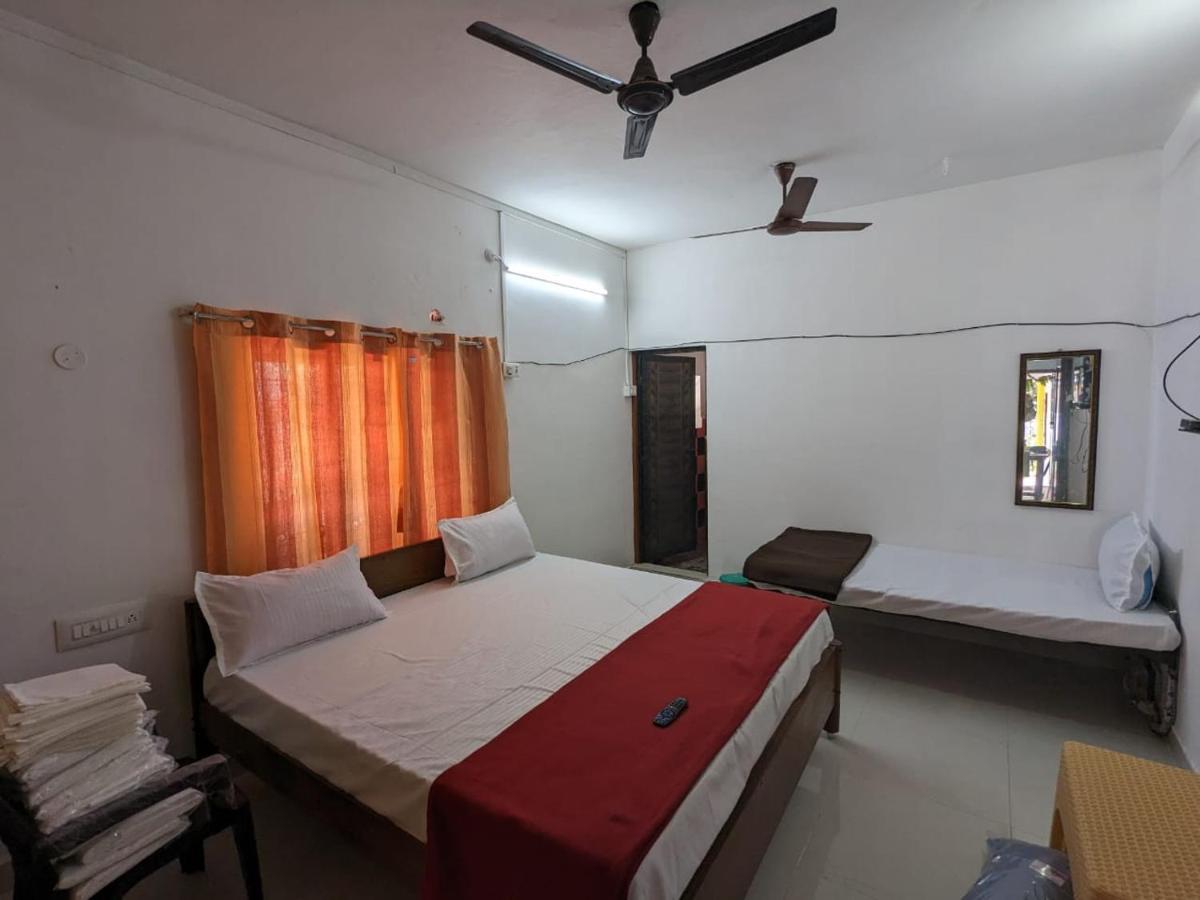 Hotel Vrv Residency 2*