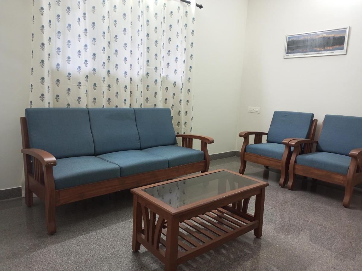 Transit Nest - Homely Near Airport Hotel