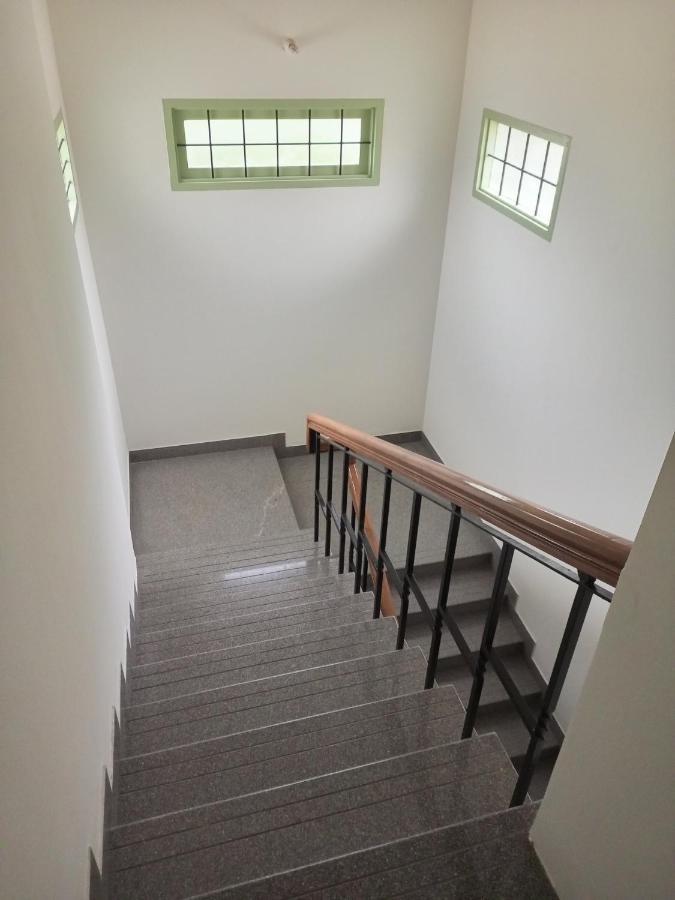 Hotel Transit Nest - Homely Near Airport
