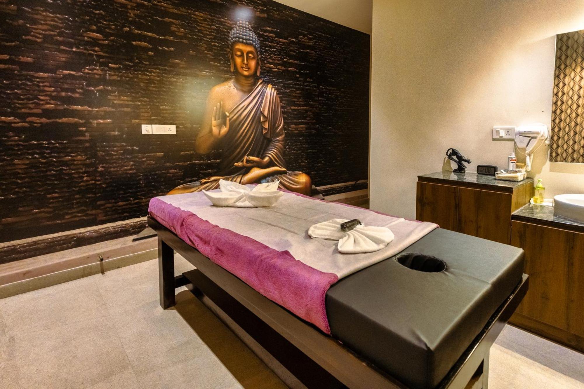 Amika Hotel,madurai - Near Airport Hotel 4*