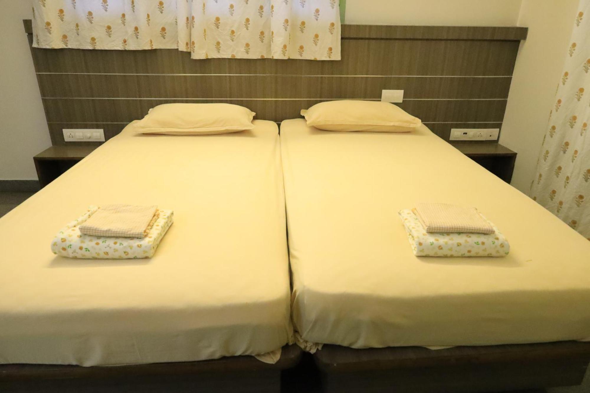 Hotel Transit Nest - Homely Near Airport
