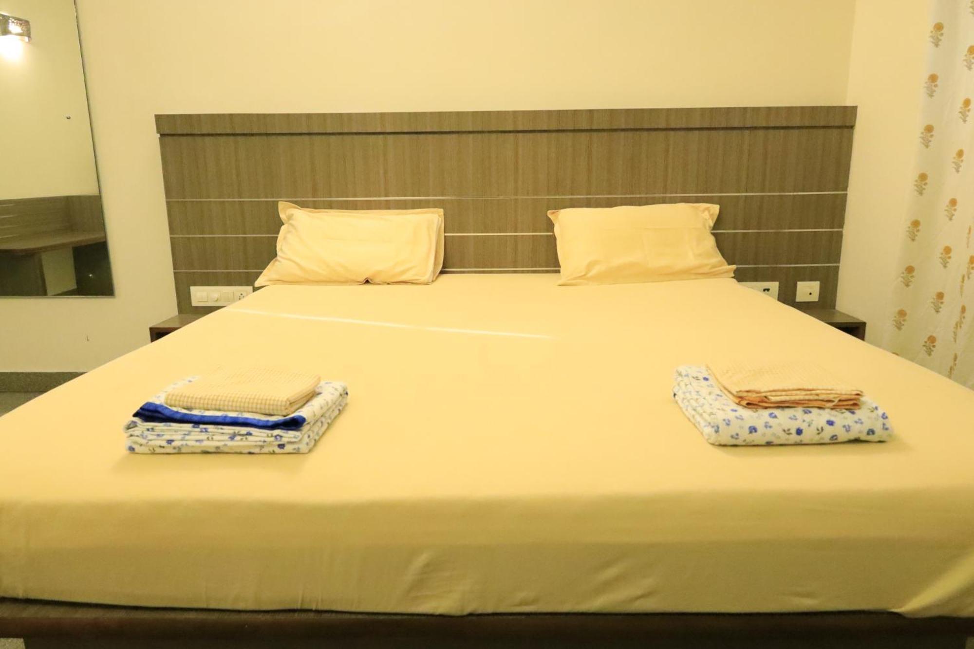 Transit Nest - Homely Near Airport Hotel Madurai