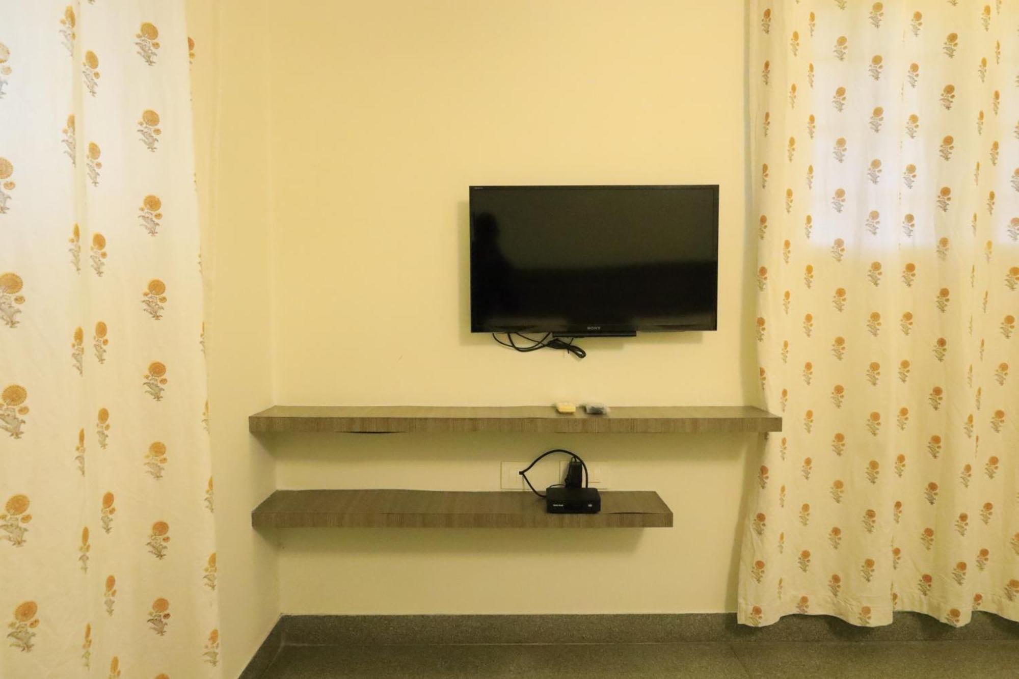 Transit Nest - Homely Near Airport Hotel Madurai