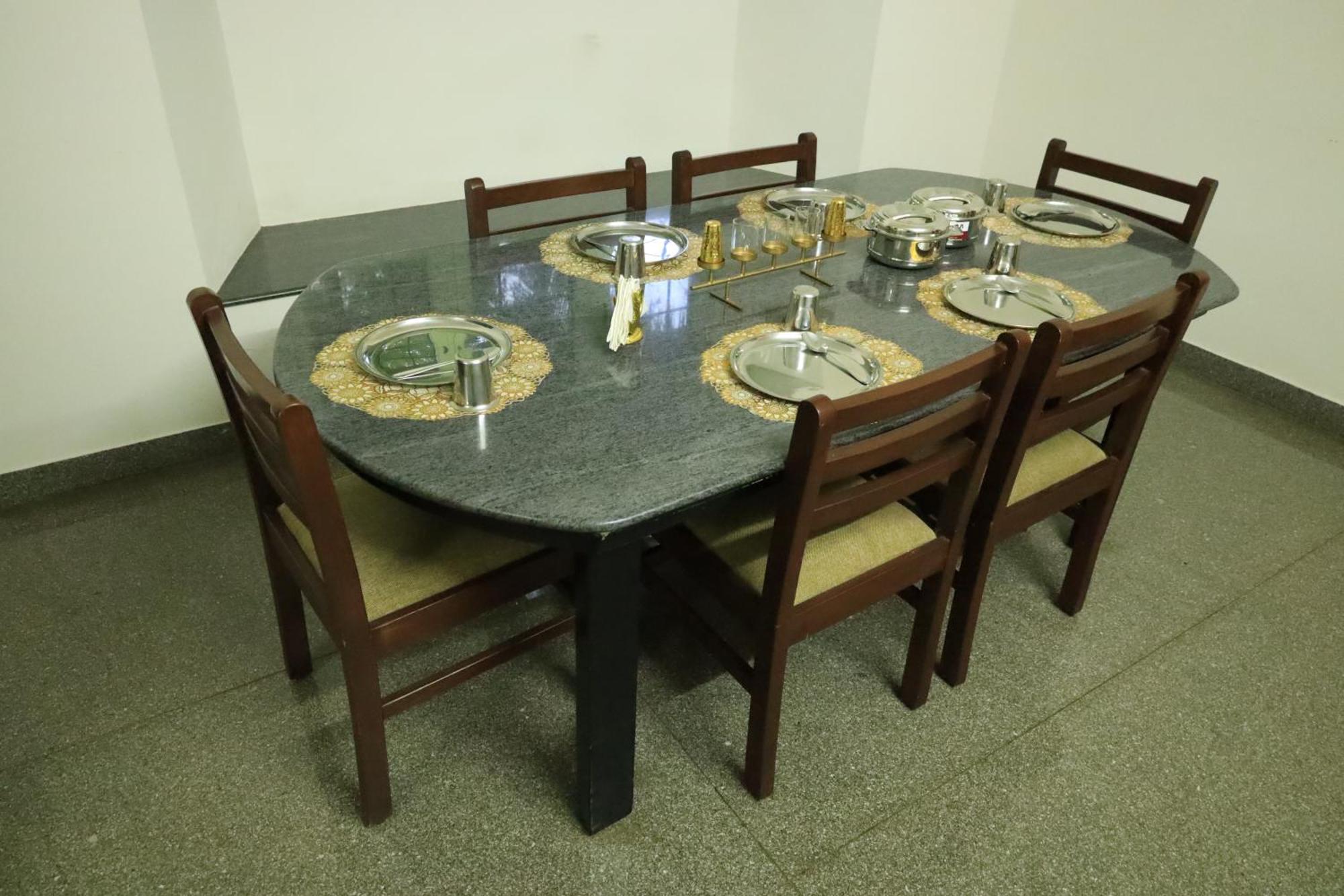 Transit Nest - Homely Near Airport Hotel
