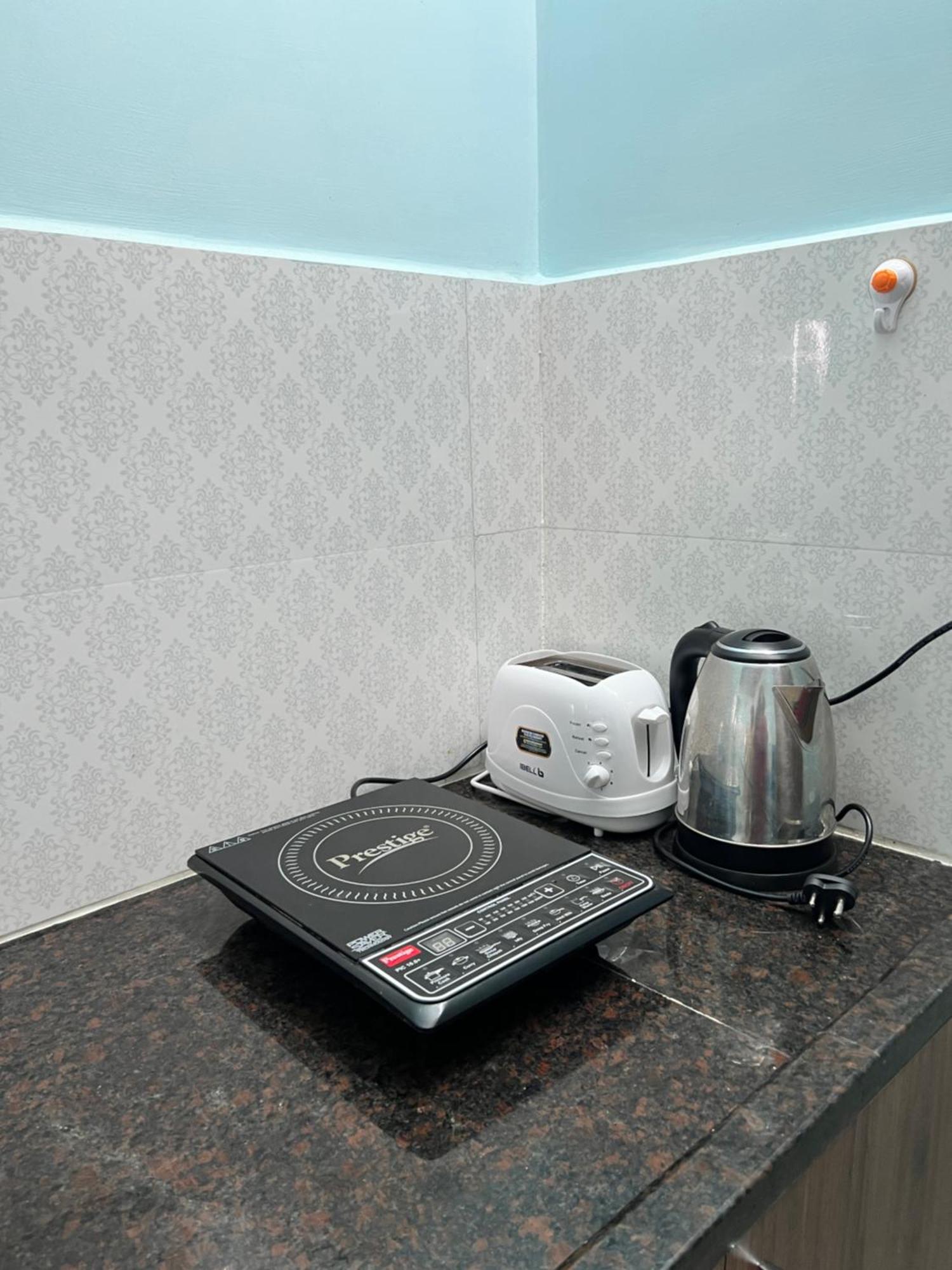 Shiva Apartment *