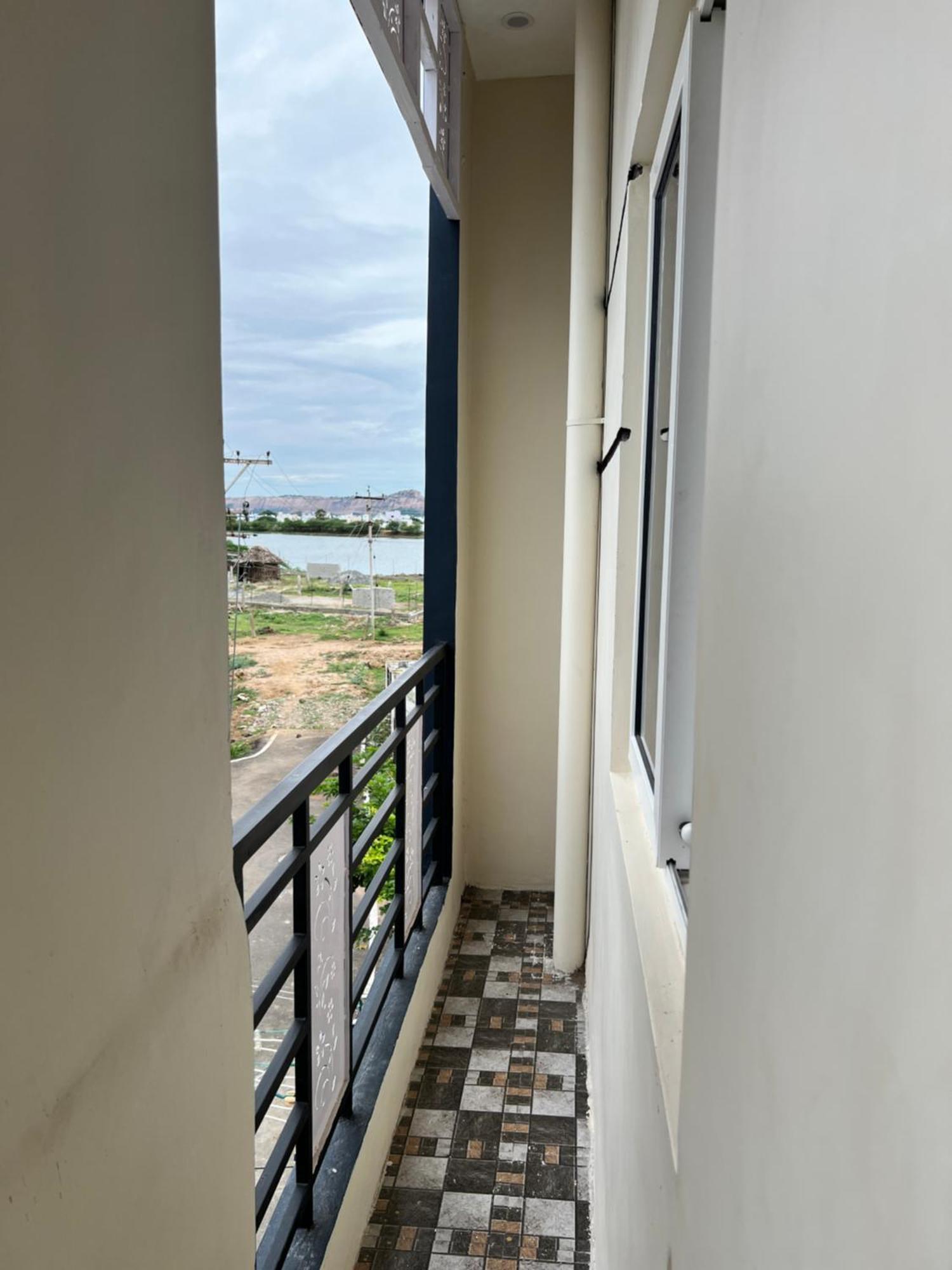 Apartment Shiva