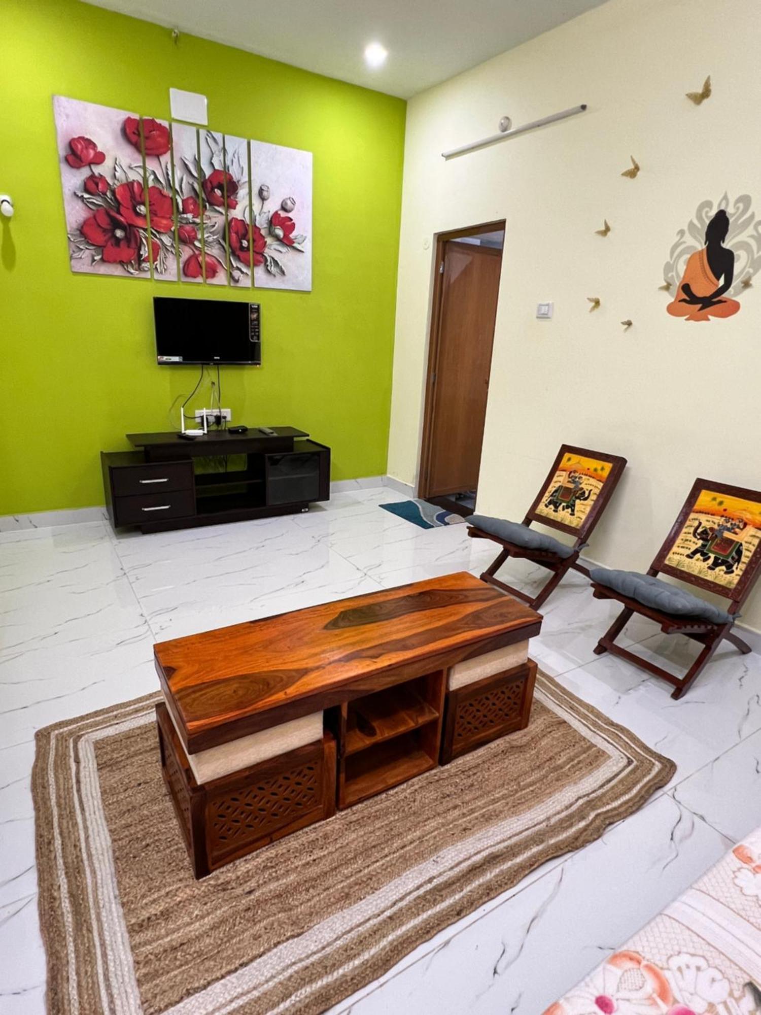 Apartment Shiva
