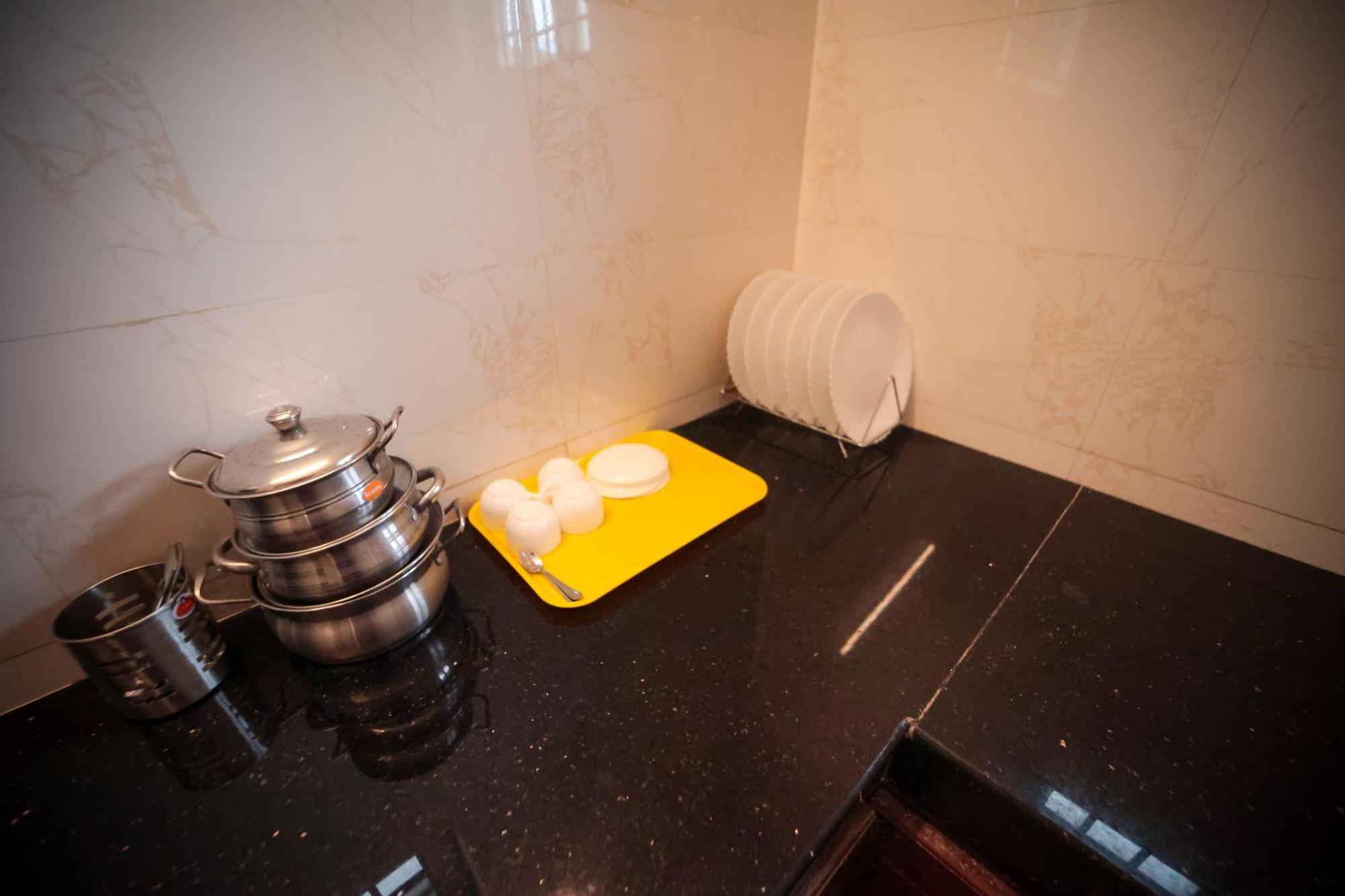 Shanthi Service Hotel *