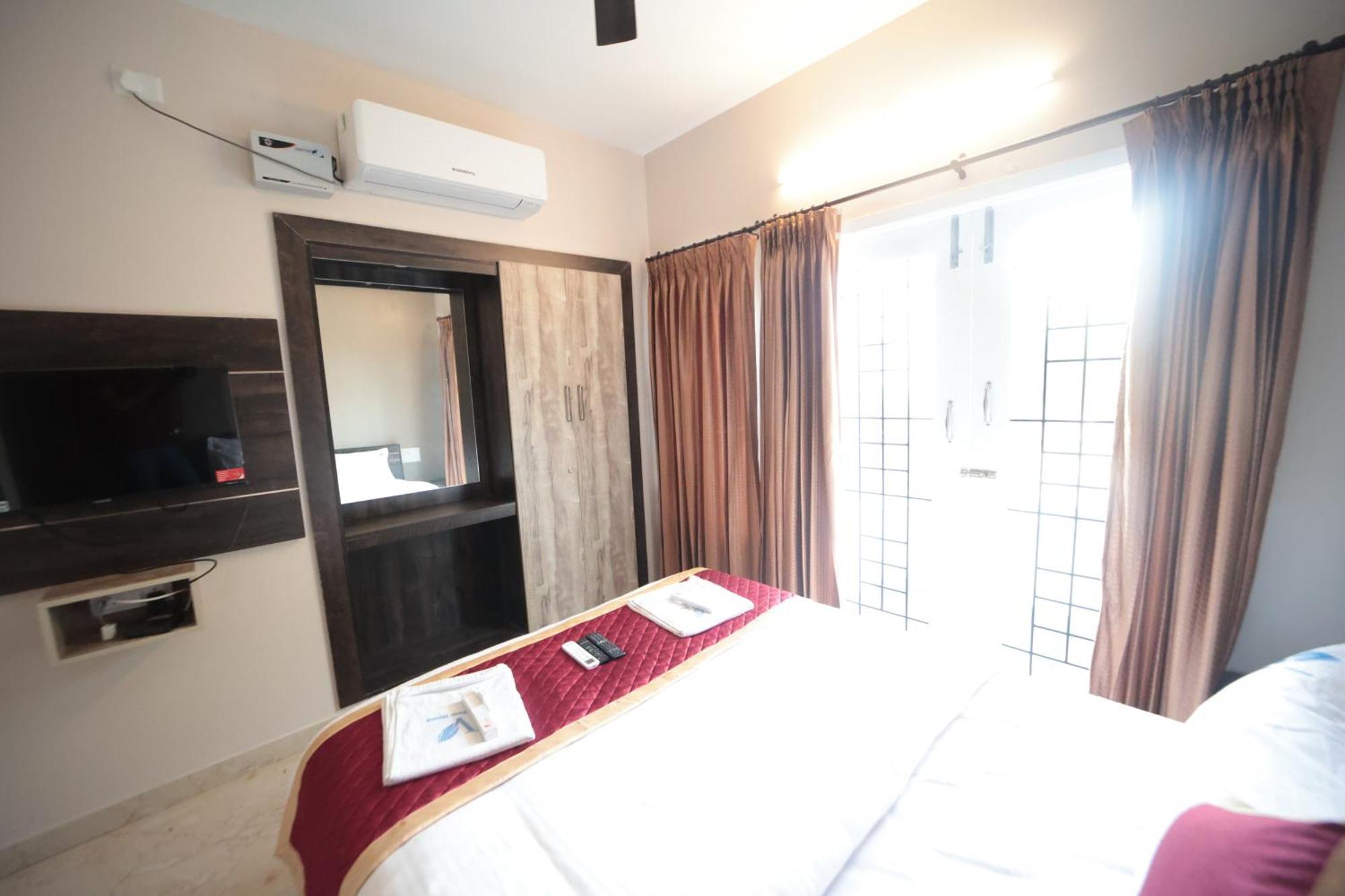 Shanthi Service Hotel