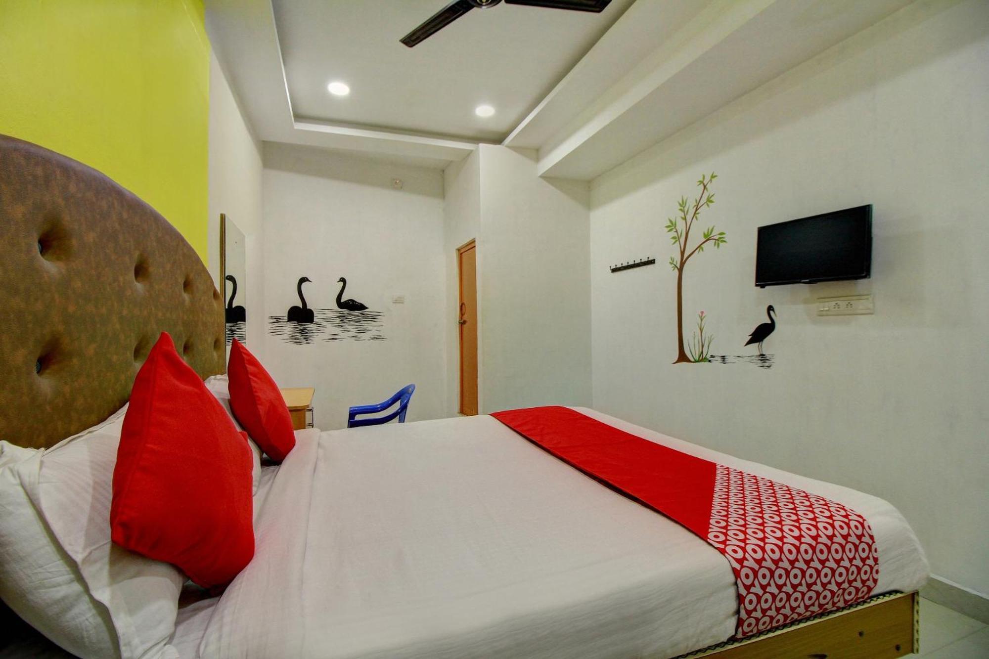 Hotel O Ananda 3*
