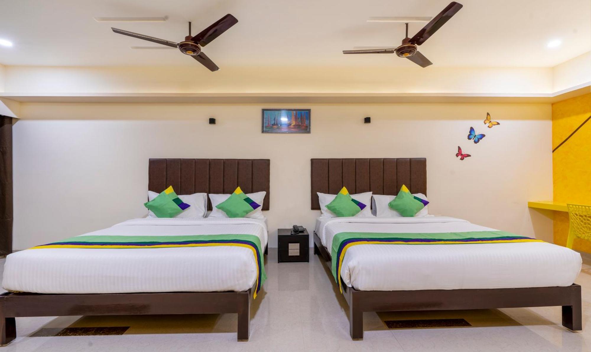 Treebo D Grand Hotel 3*