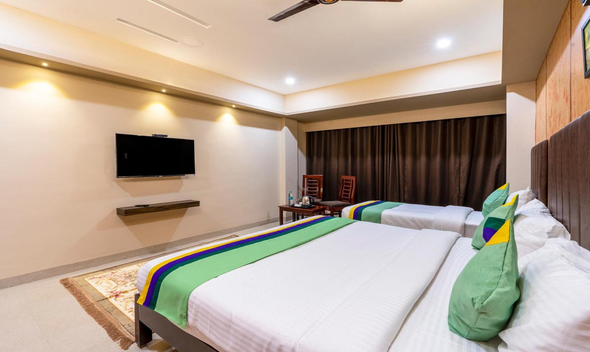 Hotel Treebo D Grand 3*