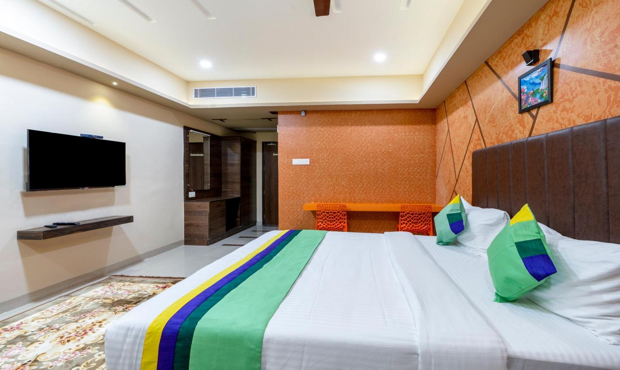 Hotel Treebo D Grand Madurai