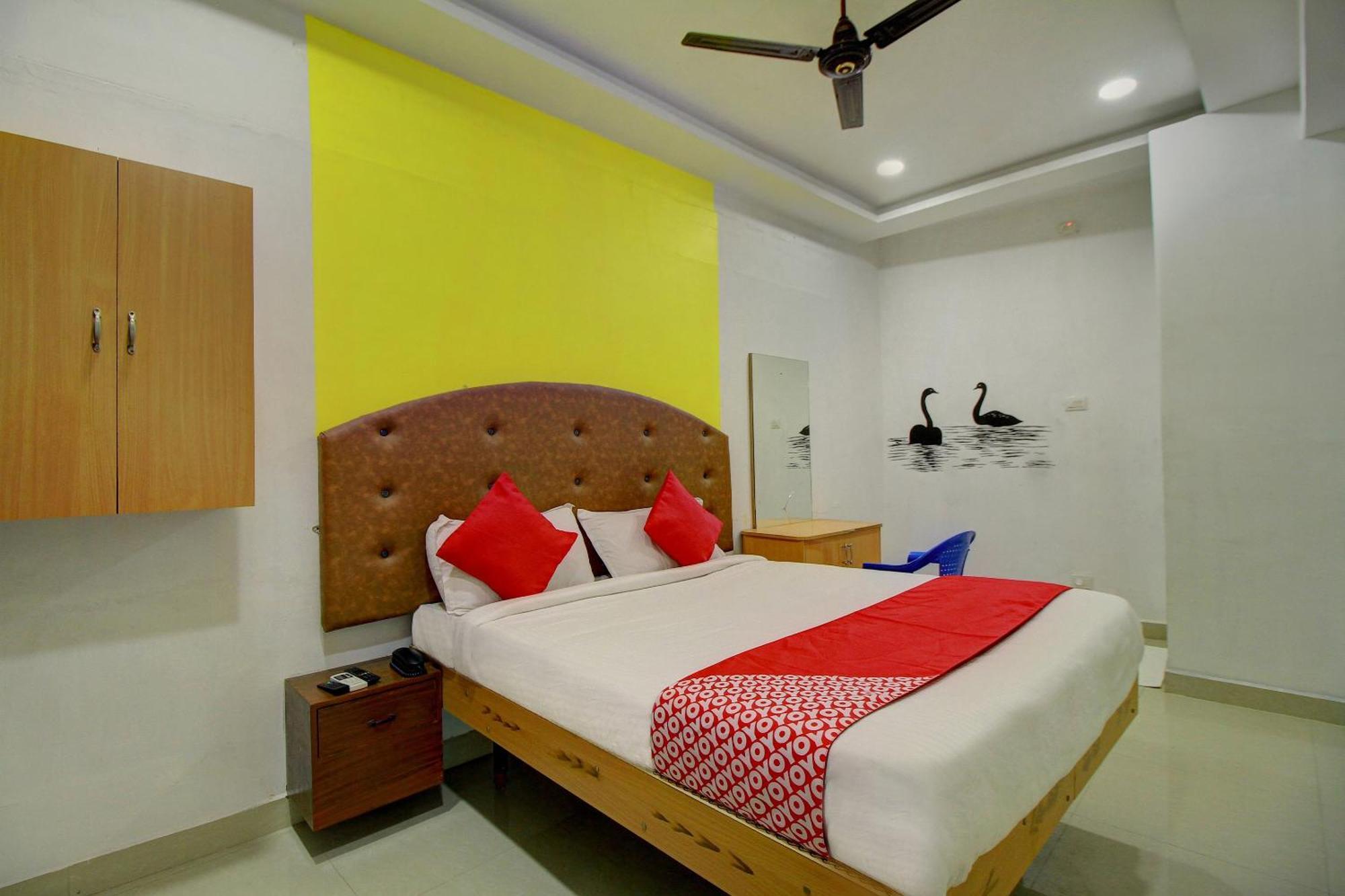Hotel O Ananda 3*