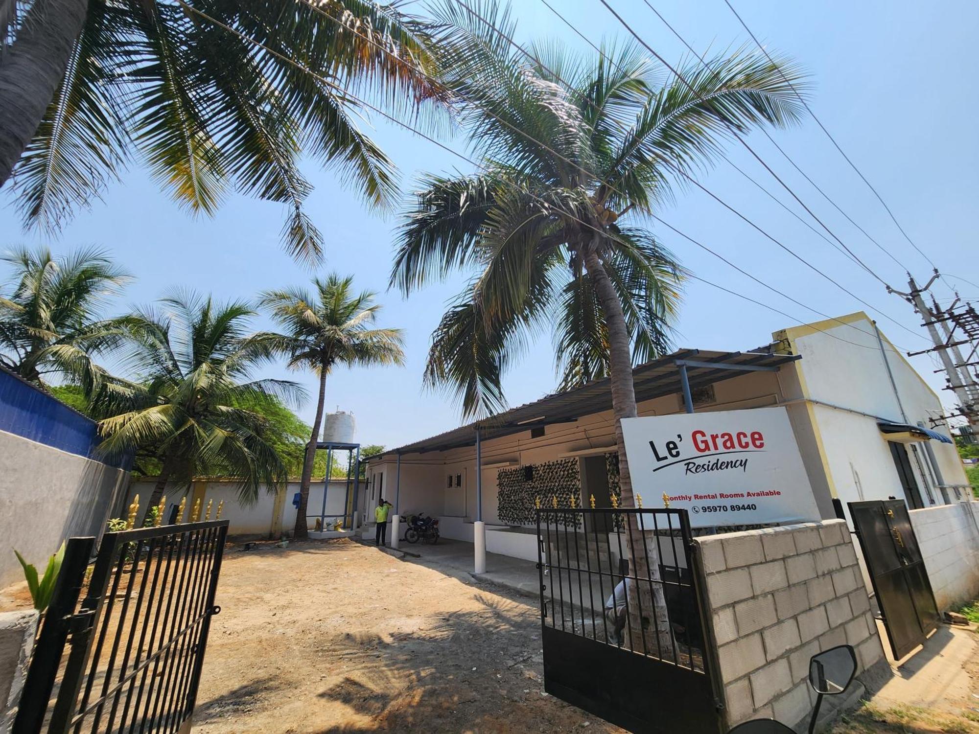 Le Grace Residency - Ring Road Hotel