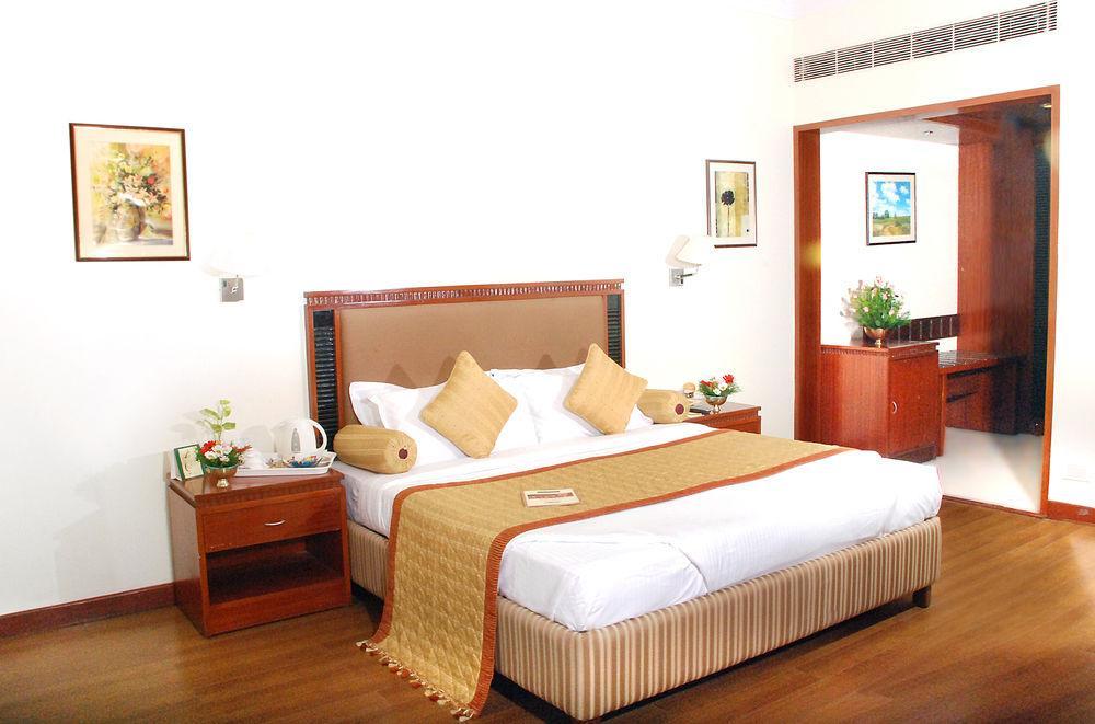 Hotel Royal Court 3*