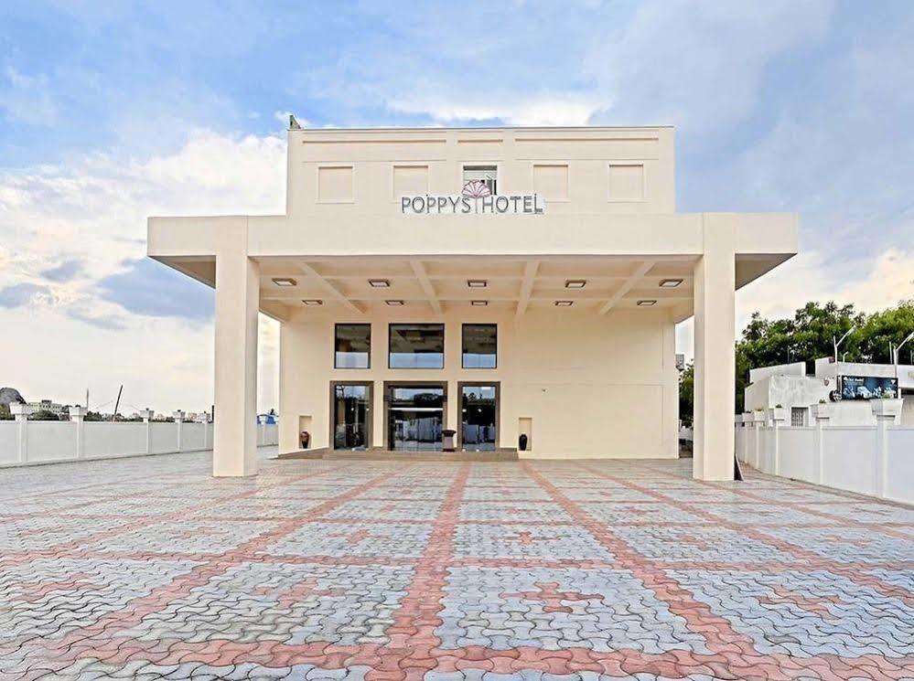 Poppys Hotel