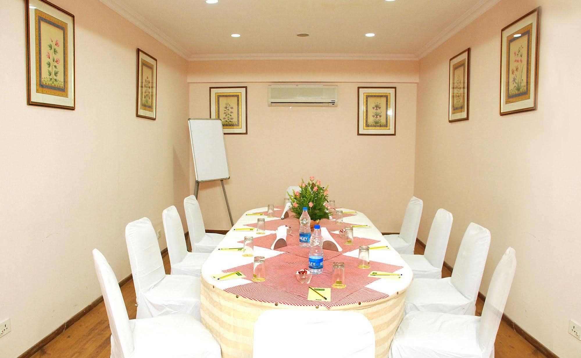 Hotel Royal Court 3*