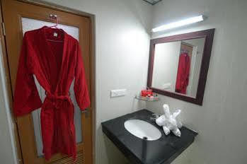 Hotel Oyo Premium Fatima College
