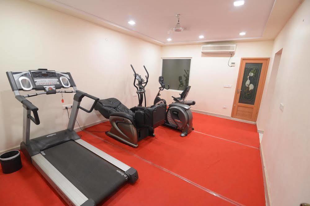 Hotel Oyo Premium Fatima College