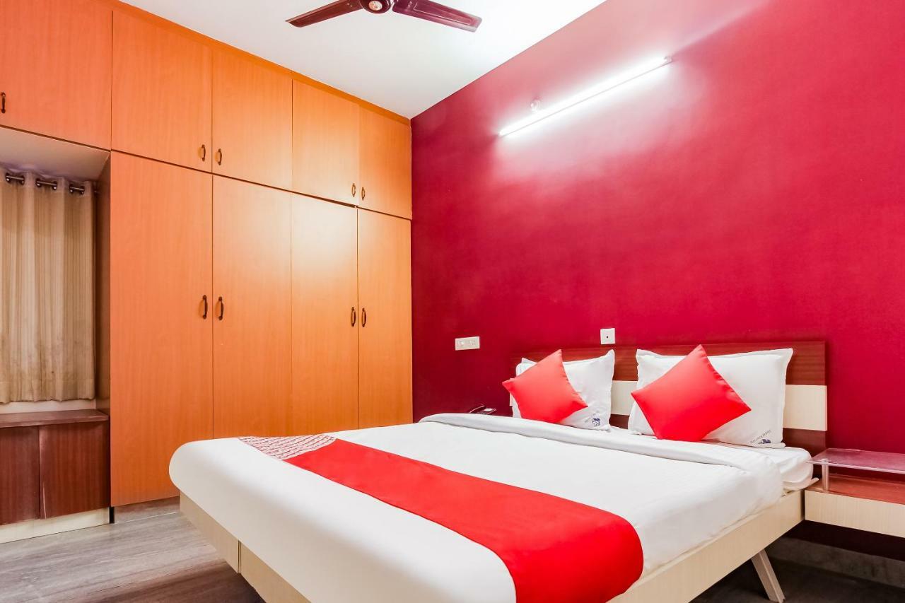 Oyo 48250 Keerthi Hotel Madurai