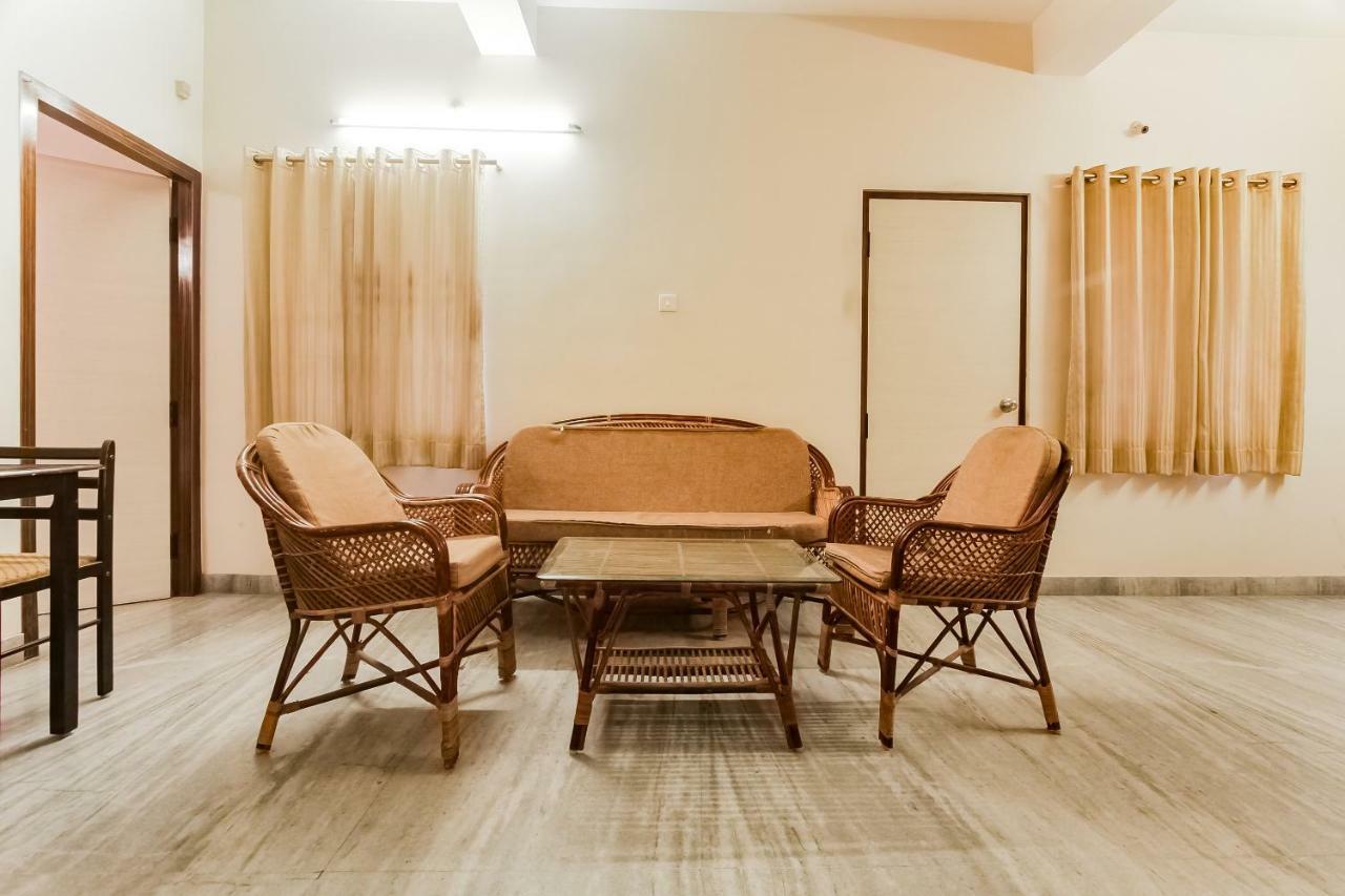 Oyo 48250 Keerthi Hotel Madurai