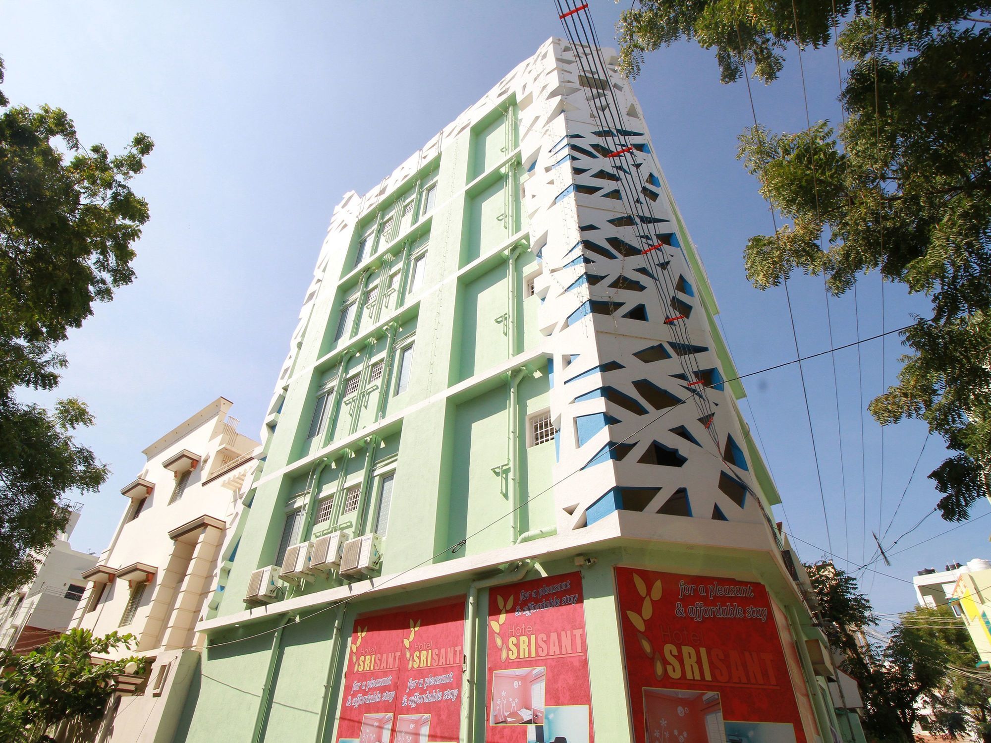 Srisant Hotel 2*