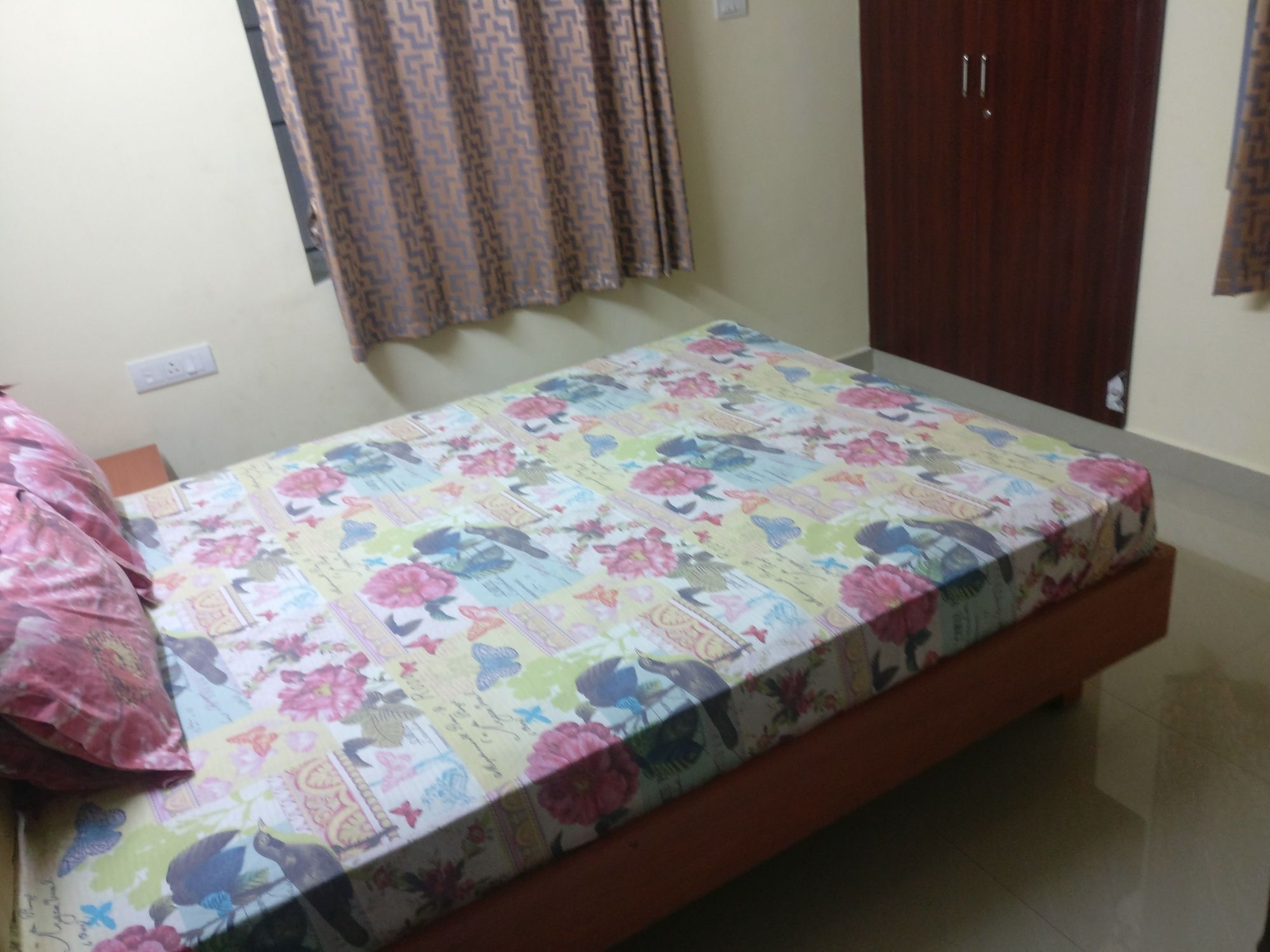 Hotel Oyo 10792 Near Mattuthavani Bus Stand