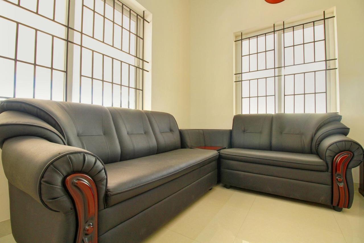 Oyo 14815 Anu Residency