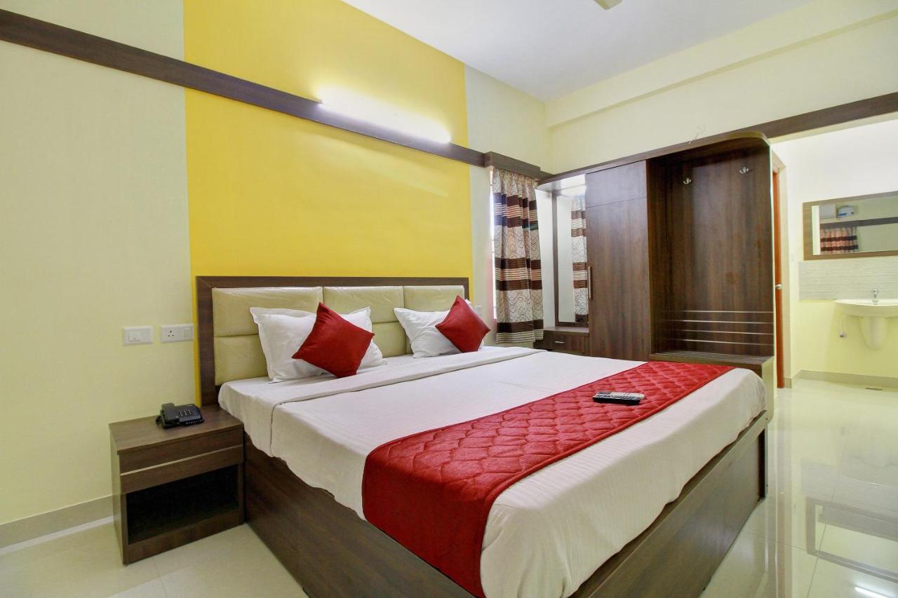 Oyo 14815 Anu Residency Hotel 3*