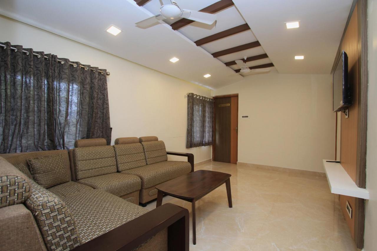 Oyo 14715 Serene Hotel 3*