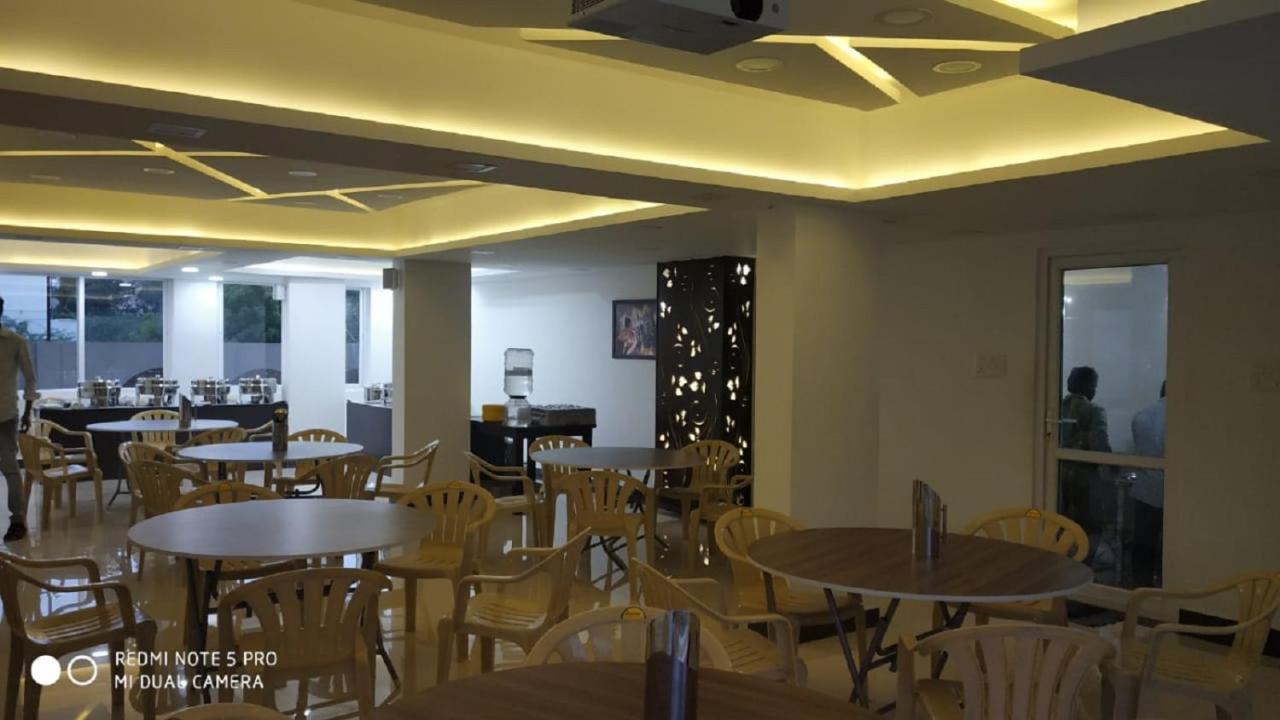 Viswa Residency By Azalea Hotel 3*