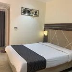 Hotel Temple City