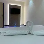 Hotel Temple City
