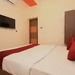 Oyo 14715 Serene Inn